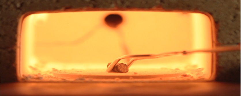 AG Vulkanologie: Ofenexperiment...auf das Bild für weitere Information klicken ...