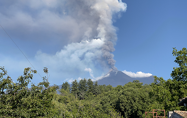 Smoking Etna